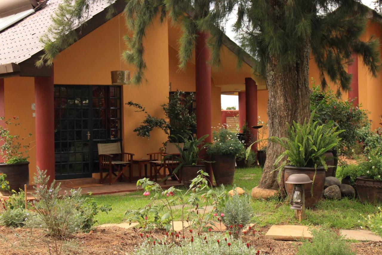 Le Rustique Hotel Nanyuki Bagian luar foto
